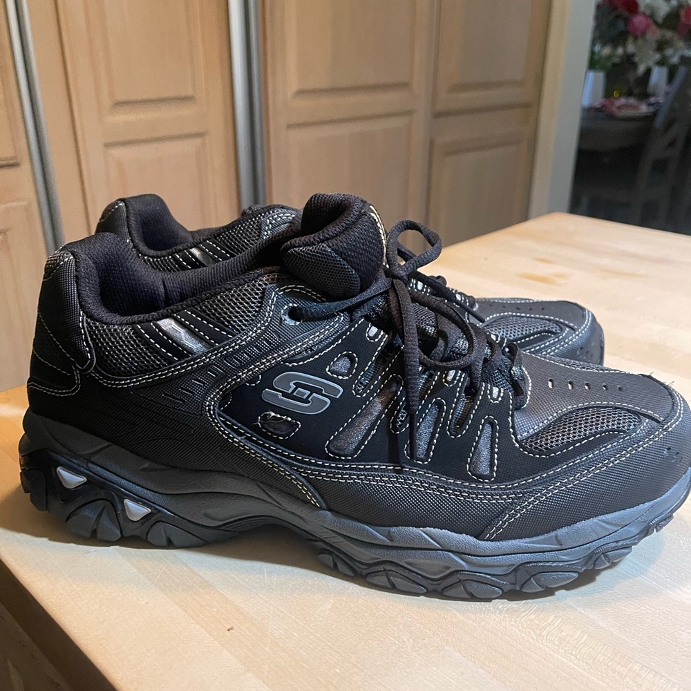 Mens New Black Skechers